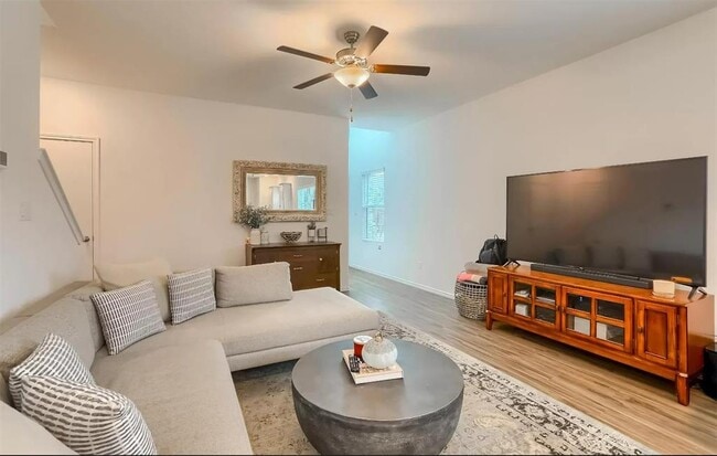 Foto del edificio - 198 George Neggan Ln