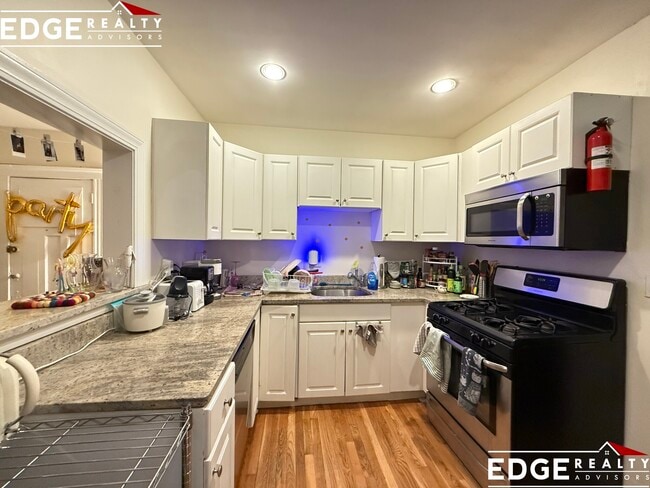 Photo - 72 Egmont St Apartment