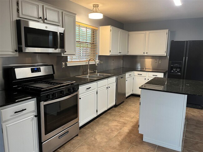 Foto del edificio - 11302 Meadowchase Dr