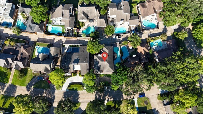 Foto del edificio - 810 Ivy Wall Dr