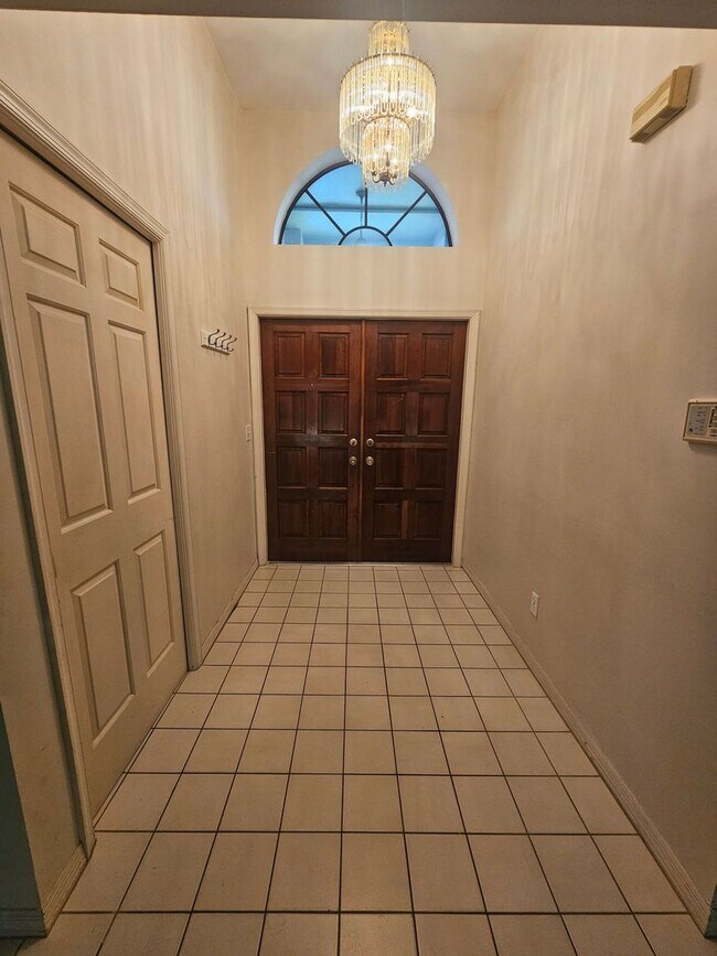 Foto del edificio - 3/2/2 Annual Rental available with lawn care included!!