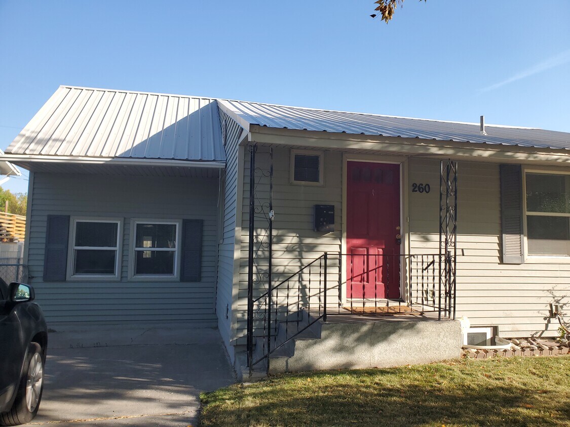Primary Photo - 260 W 19th St