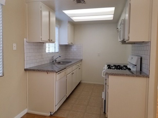 Foto del edificio - 12338 Oxnard St