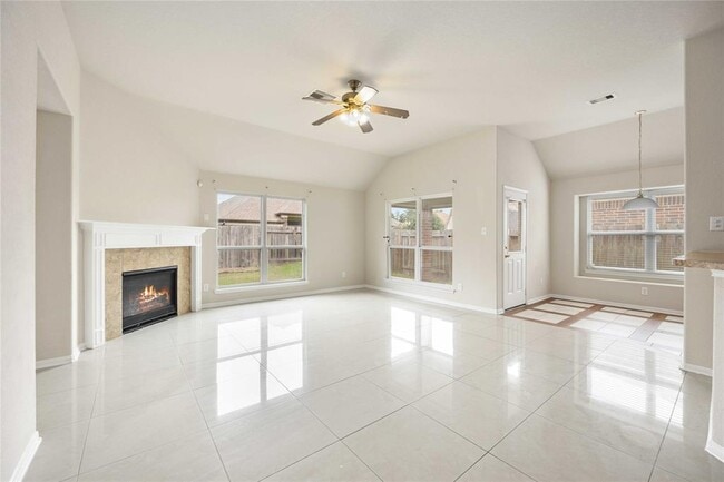 Building Photo - 6439 Hardwood Dale Way Dr