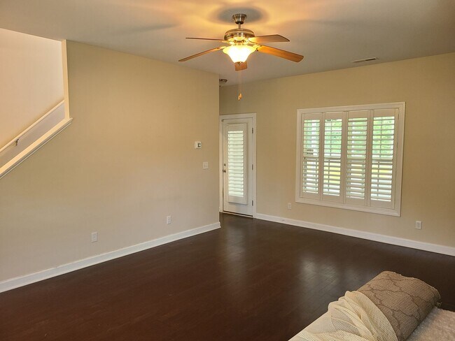 Foto del edificio - 4 Bedroom, 2.5 bath located in Everetts Cr...