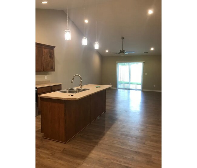 Foto del edificio - 1044 Augusta Dr