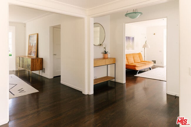 Foto del edificio - 4217 Cromwell Ave