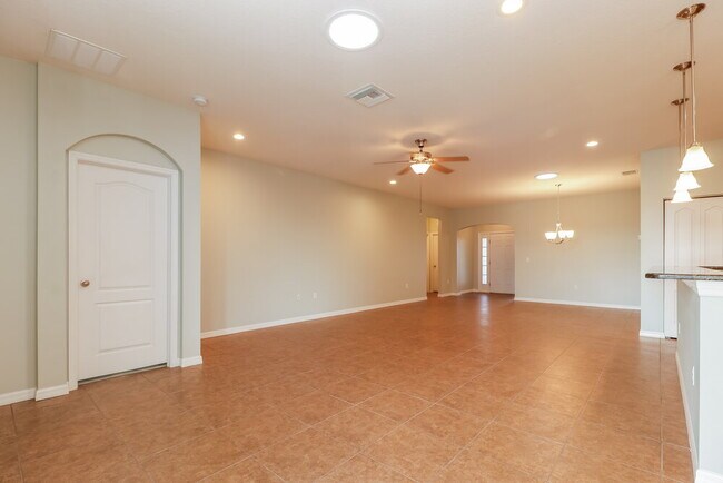 Building Photo - 6442 Twin Bridges Dr