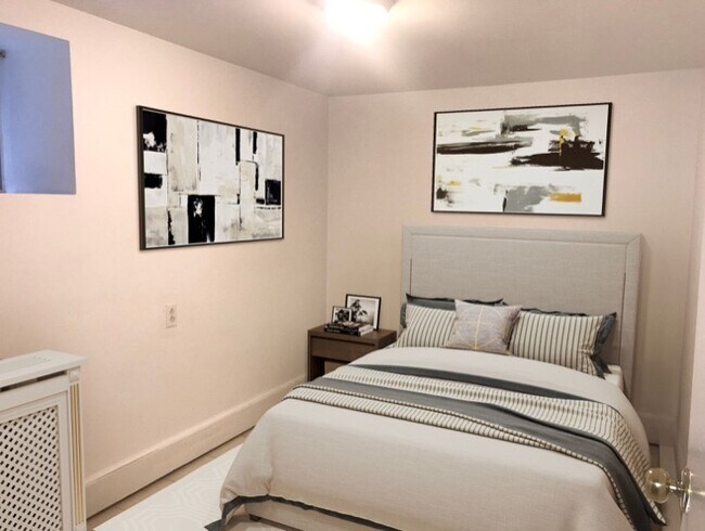 Photo du bâtiment - 30 Rowanwood Av