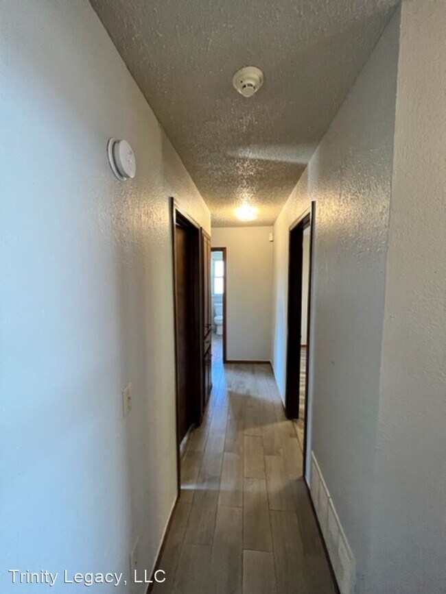 Building Photo - 3 br, 2 bath House - 1100 Silver Maple