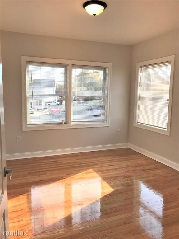 Foto del edificio - 2 br, 1 bath  - 501 Eastern Ave  apartment