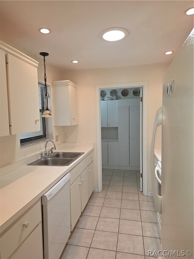 Foto del edificio - 385 E Hartford St