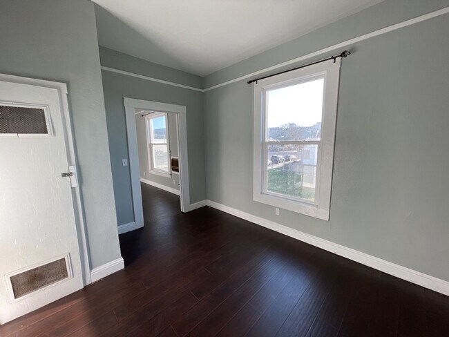 Building Photo - Merced St Fourplex