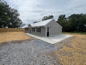 Building Photo - 2442 Old Harrisburg Rd