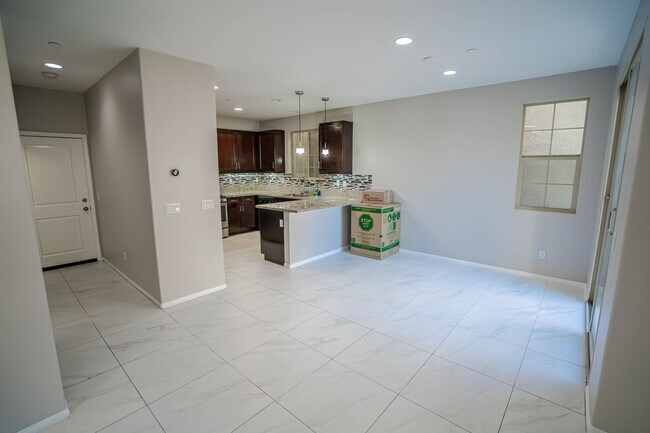 Foto del edificio - COMING SOON! Modern 3-Bedroom Home in Nort...
