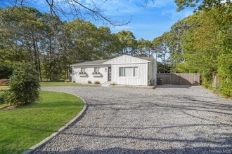 Building Photo - 138 W Tiana Rd