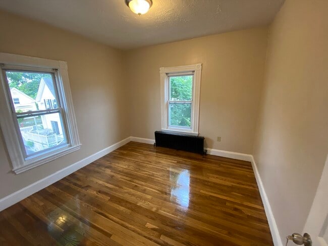 Building Photo - 897 N Montello St