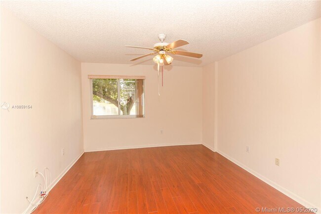 Building Photo - 9525 Weldon Cir