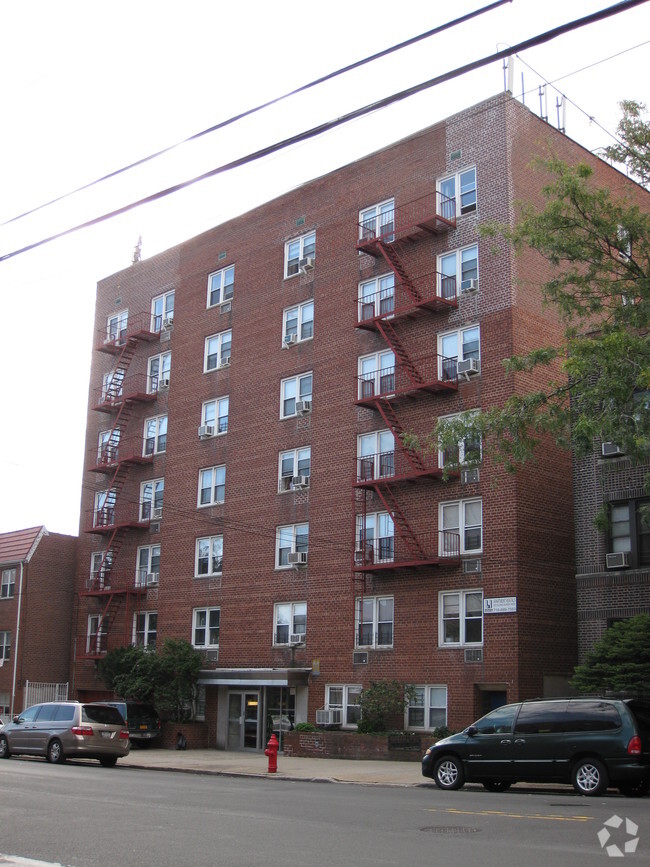 Foto del edificio - 75-06 Woodside Ave