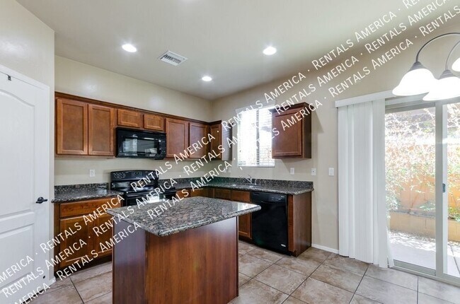Foto del edificio - 3830 E 3rd St