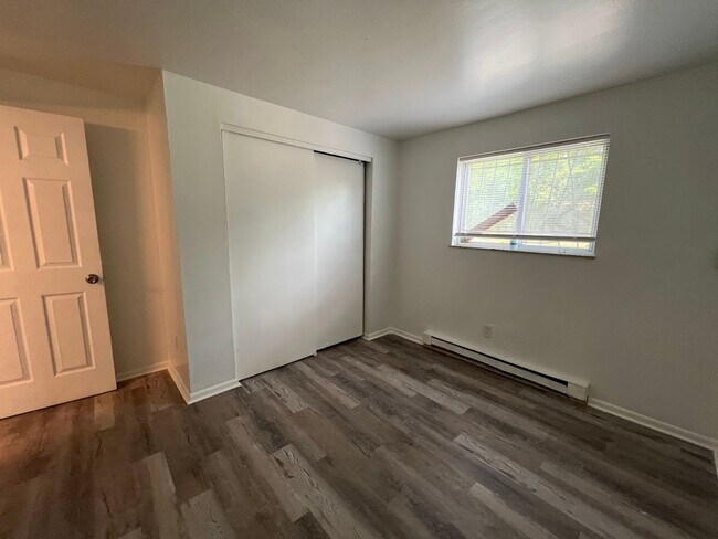 Foto del edificio - 1714 Hickorydale Dr