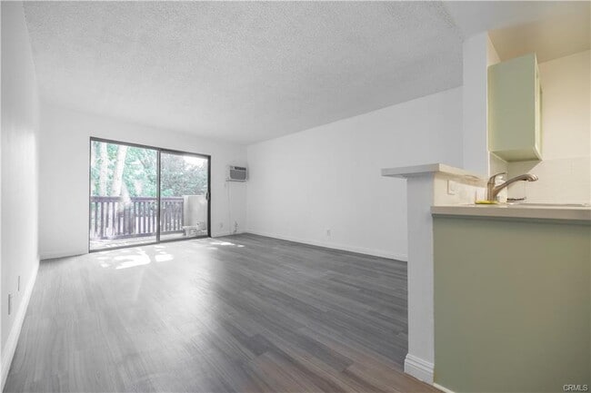 Building Photo - 20234 Cantara St