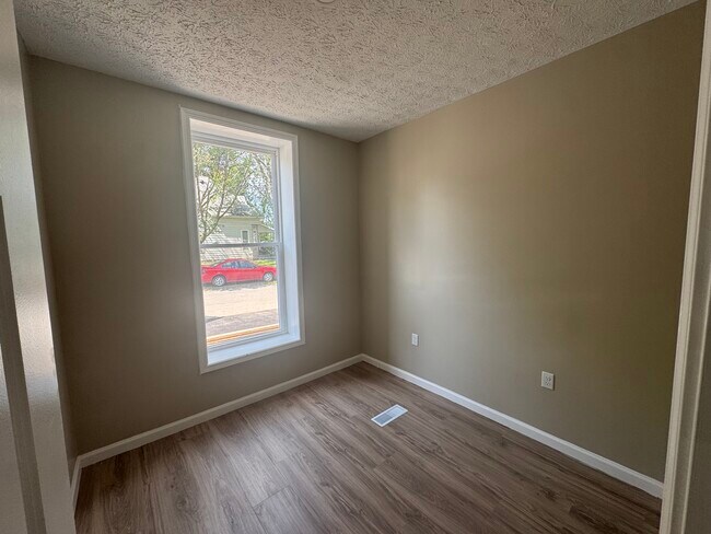 Foto del edificio - 901 E Sycamore St