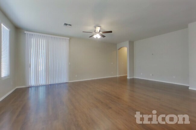 Foto del edificio - 6608 S 45th Ln
