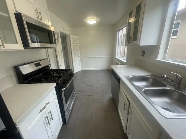 Foto del edificio - 1280 Laurel Ave