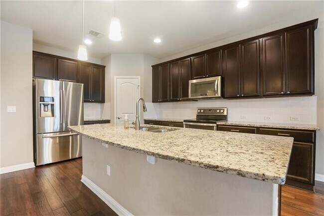 Foto del edificio - 1413 Meadowsouth Ln