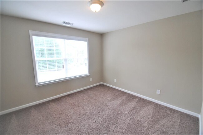 Building Photo - 836 Roxwood Park Ct