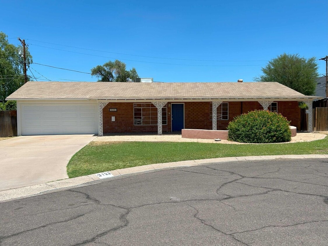 Primary Photo - BEAUTIFUL RED BRICK HOME ON A LARGE CUL-DE...