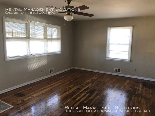 Building Photo - 2906 SE Indiana- 3 BED/1.5 BATH