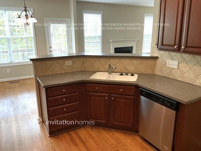 Building Photo - 1525 Lindenberg Square