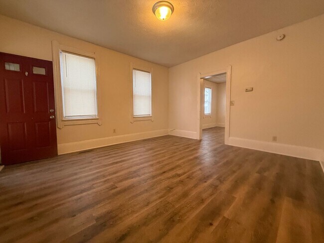 Foto del edificio - 2476 W 10th St