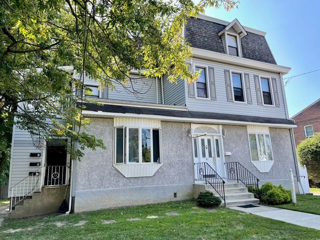 Building Photo - 316 E Ridley Ave