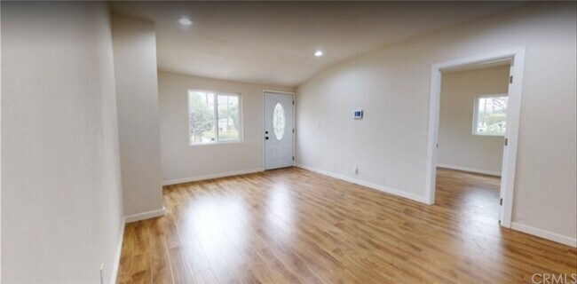 Building Photo - 1214 Hansen Ave