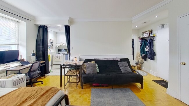 Living Room - 710 Spadina Av