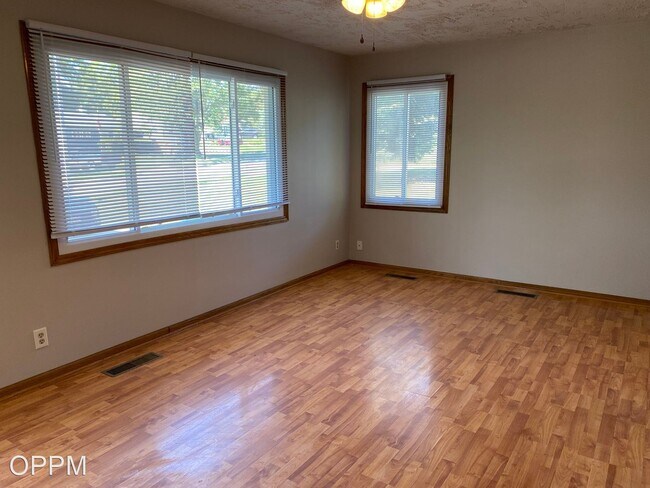 Building Photo - 3 br, 1 bath House - 4006 Vinton St.