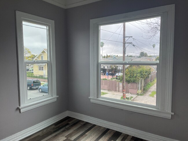 Foto del edificio - 4612 Halldale Ave