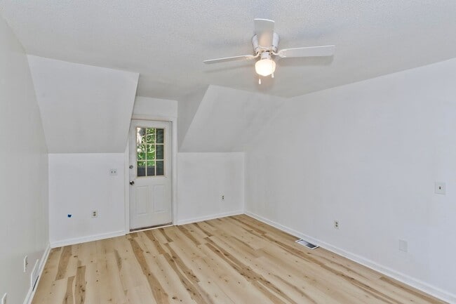 Building Photo - 36 Sheridan St