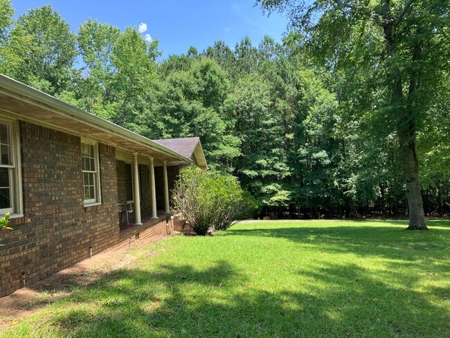 Photo - 944 N Old Cumming Rd (Buford, GA) House
