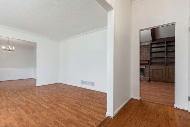 Building Photo - 1209 Meadowridge Trail