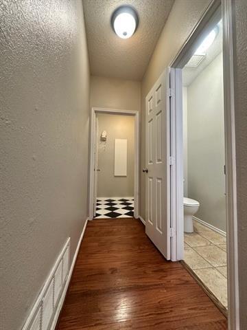 Foto del edificio - 245 Tanbark Cir