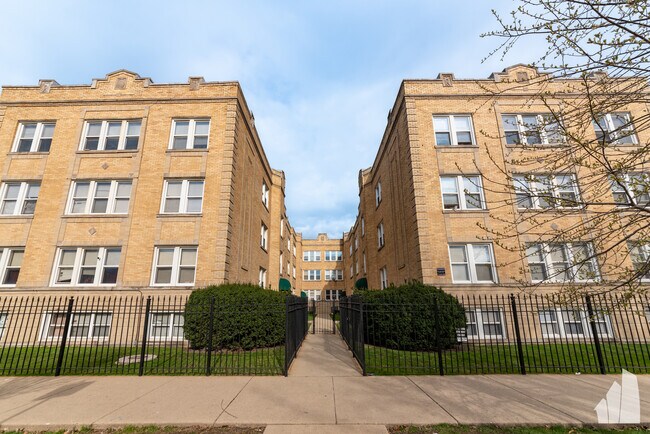 Building Photo - 4043 N Mozart St