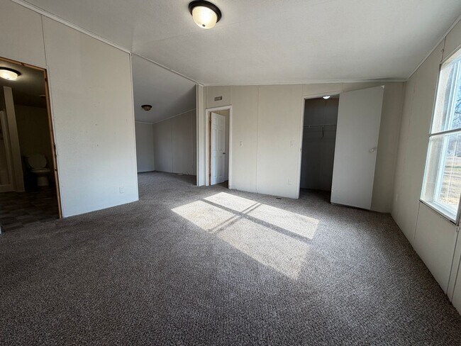 Foto del edificio - Huge 4 bed for only 1400?!?!