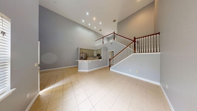 Building Photo - Beautiful 2 Bed 2.5 Bath Townhouse in Magn...