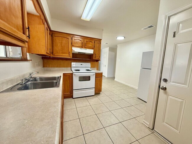 Foto del edificio - Home For Lease