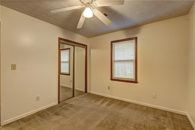 Foto del edificio - 2233 Davis Rd SW