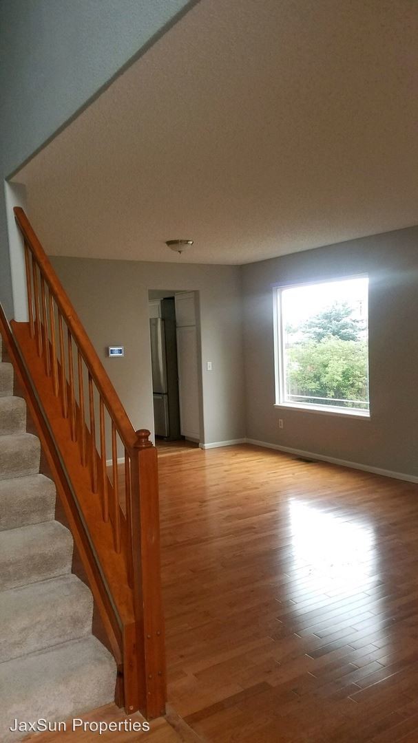 Building Photo - 6 br, 4 bath House - 255 Holbrook St